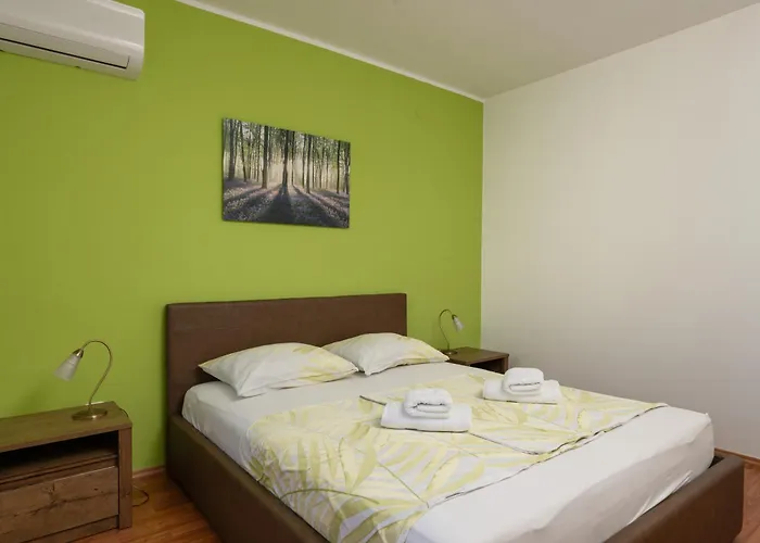 Rubina, 2 Bedrooms, Big Terrace And Secure Parking Apartman