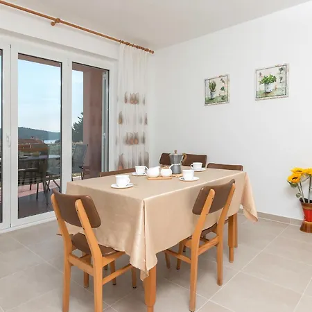 Rubina With Secure Parking Apartment