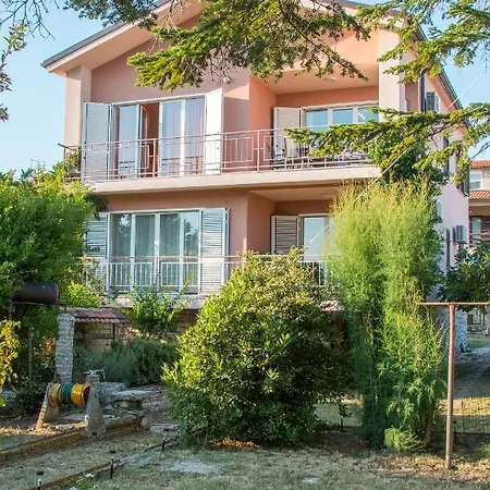 Apartment Rubina With Secure Parking Medulin