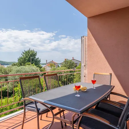 Rubina, 2 Bedrooms, Big Terrace And Secure Parking Appartamento *