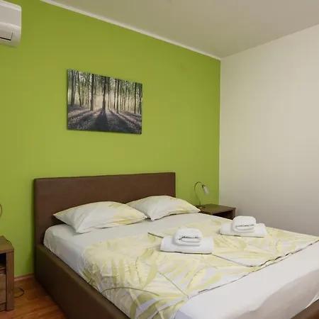 Rubina, 2 Bedrooms, Big Terrace And Secure Parking Appartamento