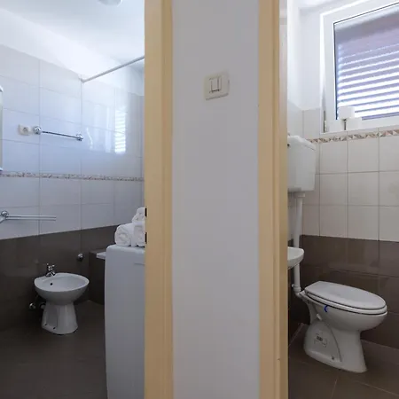 Appartamento Rubina, 2 Bedrooms, Big Terrace And Secure Parking Medolino